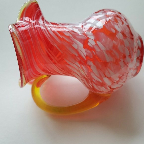 Fenton Style Rainbow Art Red Yellow White Spatter Glass Ruffled Crimped Rim Vase - Picture 9 of 10